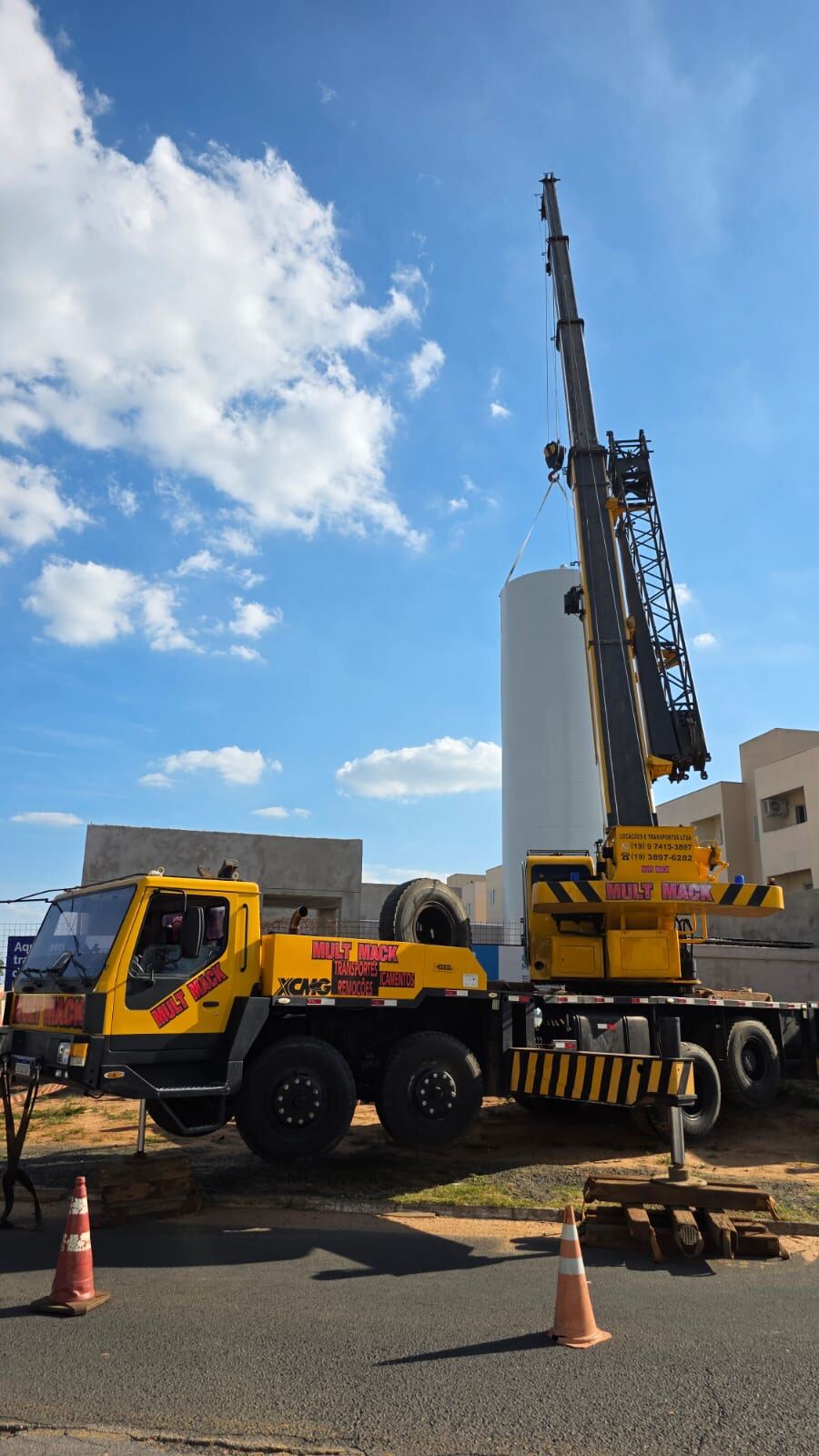 Transporte e içamento de reservatório de grande porte